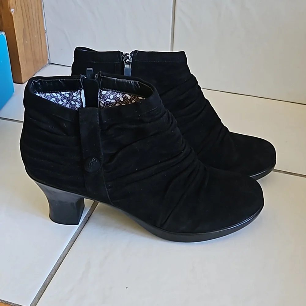 Dansko Black Heeled Boots - Picture 2 of 6